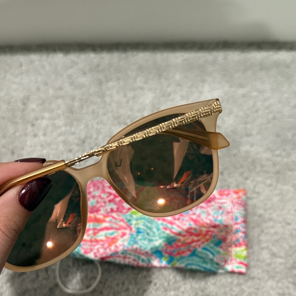 Lilly Pulitzer Gold Sunglasses with Colorful Pouch - Never Worn - Picture 3 of 4